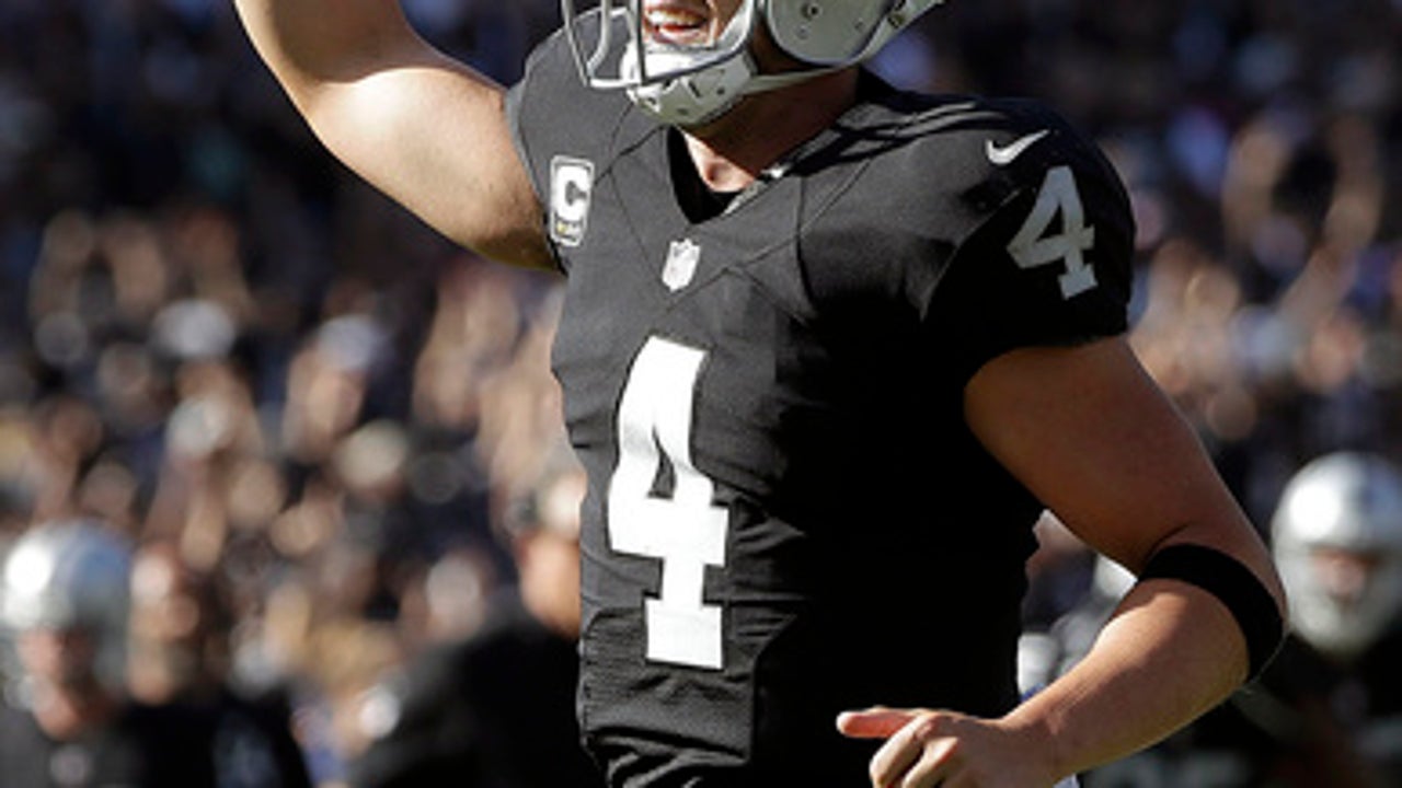 Raiders confident in Carr's ability at line of scrimmage
